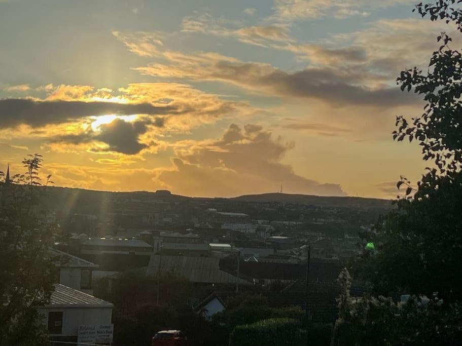 Artistic Stunning Apartment City View Londonderry Exteriér fotografie